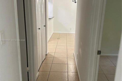 Condominio en alquiler en Coral Springs, Florida, 1 dormitorio, 55.56 m2 № 2058117 - foto 21