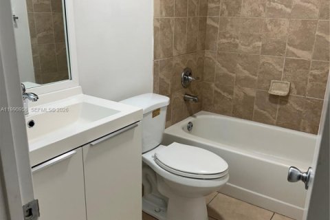 Condominio en alquiler en Coral Springs, Florida, 1 dormitorio, 55.56 m2 № 2058117 - foto 14