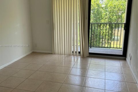 Condominio en alquiler en Coral Springs, Florida, 1 dormitorio, 55.56 m2 № 2058117 - foto 18