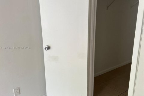 Condominio en alquiler en Coral Springs, Florida, 1 dormitorio, 55.56 m2 № 2058117 - foto 19