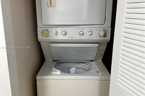 Condominio en alquiler en Coral Springs, Florida, 1 dormitorio, 55.56 m2 № 2058117 - foto 6