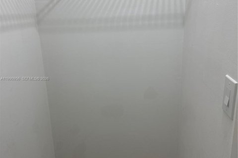 Condominio en alquiler en Coral Springs, Florida, 1 dormitorio, 55.56 m2 № 2058117 - foto 13