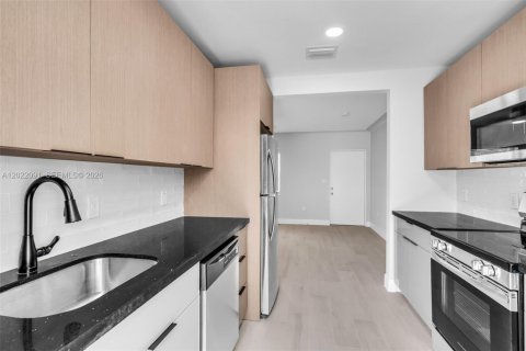 Снять в аренду виллу или дом в Майами, Флорида 2 спальни, 148.27м2, № 2077813 - фото 29