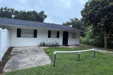 Apartment in Zephyrhills, Florida 3 bedrooms, 96.99 sq.m. № 2383408 - photo 2