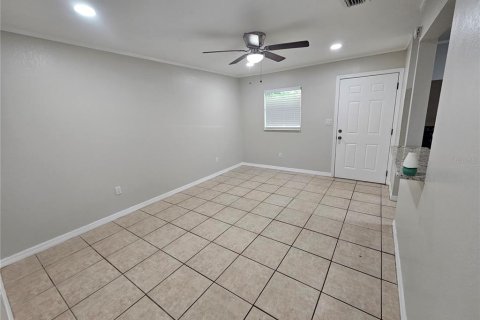 Apartment in Zephyrhills, Florida 3 bedrooms, 96.99 sq.m. № 2383408 - photo 12