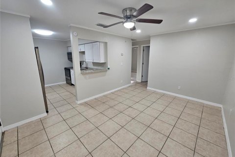 Apartment in Zephyrhills, Florida 3 bedrooms, 96.99 sq.m. № 2383408 - photo 11