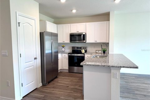 Townhouse in Davenport, Florida 3 bedrooms, 136.01 sq.m. № 1776962 - photo 12