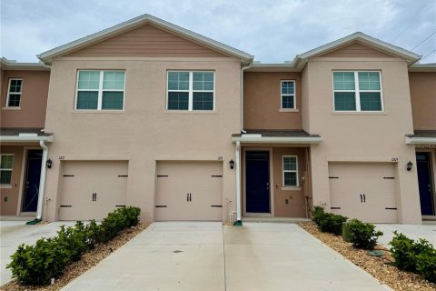 Townhouse in Davenport, Florida 3 bedrooms, 136.01 sq.m. № 1776962 - photo 1