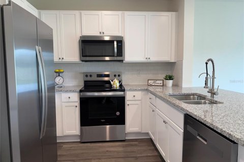 Townhouse in Davenport, Florida 3 bedrooms, 136.01 sq.m. № 1776962 - photo 3