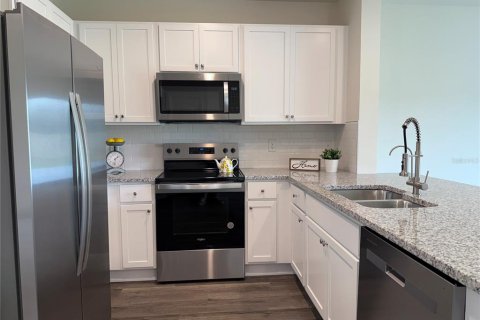 Townhouse in Davenport, Florida 3 bedrooms, 136.01 sq.m. № 1776962 - photo 5