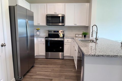 Townhouse in Davenport, Florida 3 bedrooms, 136.01 sq.m. № 1776962 - photo 11