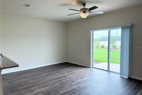 Townhouse in Davenport, Florida 3 bedrooms, 136.01 sq.m. № 1776962 - photo 9