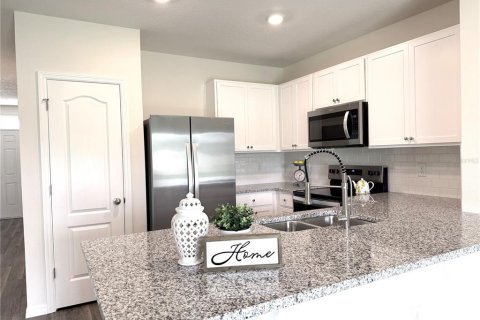 Townhouse in Davenport, Florida 3 bedrooms, 136.01 sq.m. № 1776962 - photo 4
