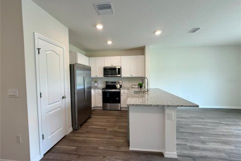 Townhouse in Davenport, Florida 3 bedrooms, 136.01 sq.m. № 1776962 - photo 7