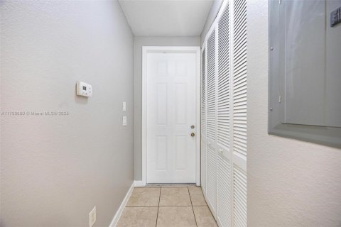 Condo in Homestead, Florida, 3 bedrooms  № 1684064 - photo 23