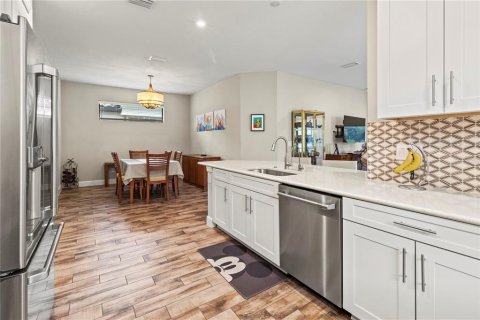 Villa ou maison à vendre à Bradenton, Floride: 2 chambres, 155.89 m2 № 2150381 - photo 8