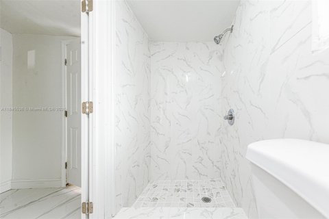 Casa en venta en Miami, Florida, 3 dormitorios, 82.13 m2 № 1842366 - foto 6