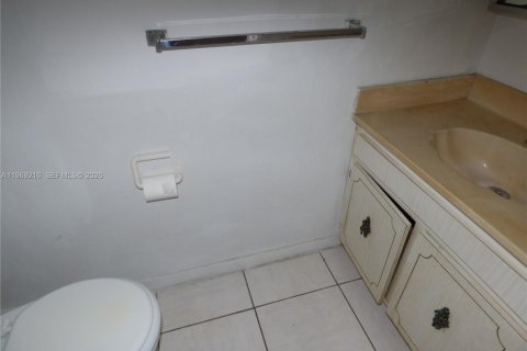 Купить кондоминиум в Норт-Майами, Флорида 2 спальни, 86.21м2, № 2030425 - фото 8