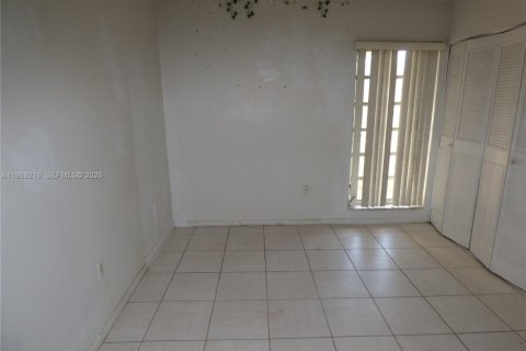 Купить кондоминиум в Норт-Майами, Флорида 2 спальни, 86.21м2, № 2030425 - фото 9