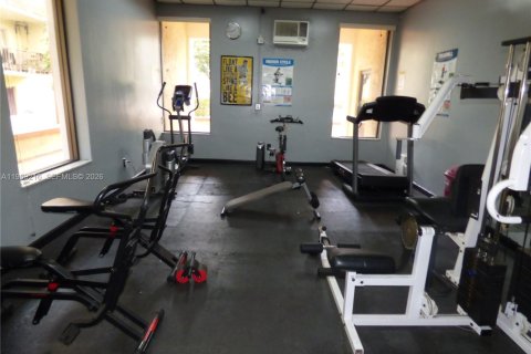 Купить кондоминиум в Норт-Майами, Флорида 2 спальни, 86.21м2, № 2030425 - фото 11