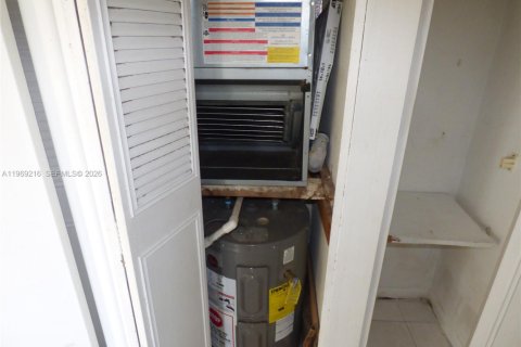 Купить кондоминиум в Норт-Майами, Флорида 2 спальни, 86.21м2, № 2030425 - фото 7