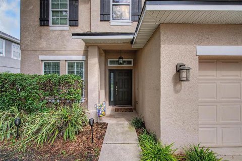 House in Dover, Florida 4 bedrooms, 263.84 sq.m. № 2345012 - photo 2