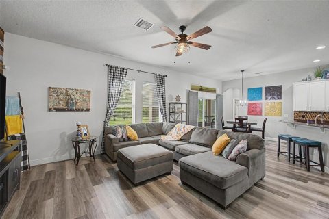 House in Dover, Florida 4 bedrooms, 263.84 sq.m. № 2345012 - photo 23