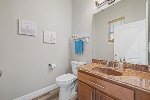 House in Dover, Florida 4 bedrooms, 263.84 sq.m. № 2345012 - photo 25