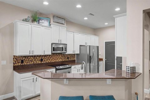 House in Dover, Florida 4 bedrooms, 263.84 sq.m. № 2345012 - photo 15