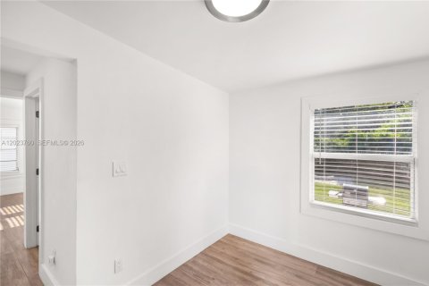 Villa ou maison à vendre à Coral Gables, Floride: 2 chambres, 99.31 m2 № 2263945 - photo 21
