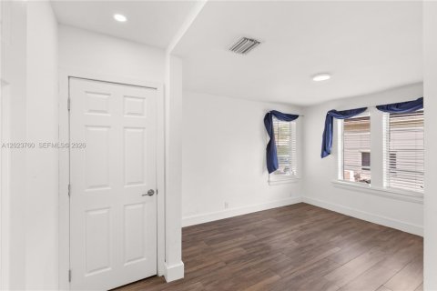Villa ou maison à vendre à Coral Gables, Floride: 2 chambres, 99.31 m2 № 2263945 - photo 30