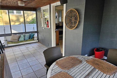 Casa en alquiler en Saint Petersburg, Florida, 3 dormitorios, 159.14 m2 № 1908580 - foto 19