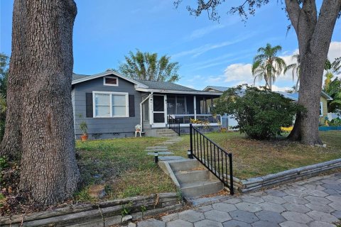 Casa en alquiler en Saint Petersburg, Florida, 3 dormitorios, 159.14 m2 № 1908580 - foto 2
