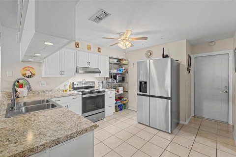 Casa en venta en Brandon, Florida, 3 dormitorios, 117.34 m2 № 2319269 - foto 13