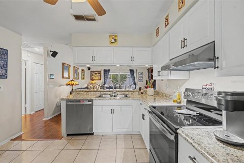Casa en venta en Brandon, Florida, 3 dormitorios, 117.34 m2 № 2319269 - foto 12