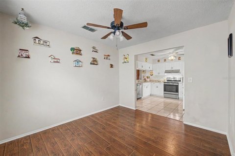 Casa en venta en Brandon, Florida, 3 dormitorios, 117.34 m2 № 2319269 - foto 9