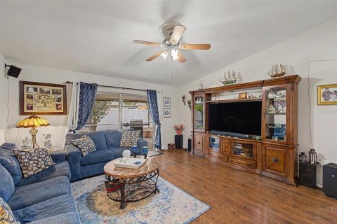 Casa en venta en Brandon, Florida, 3 dormitorios, 117.34 m2 № 2319269 - foto 19