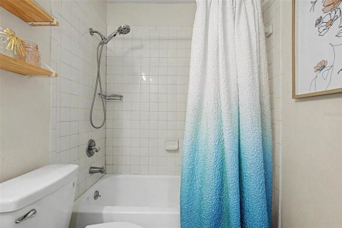 Casa en venta en Brandon, Florida, 3 dormitorios, 117.34 m2 № 2319269 - foto 28