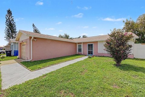 Casa en venta en Brandon, Florida, 3 dormitorios, 117.34 m2 № 2319269 - foto 3