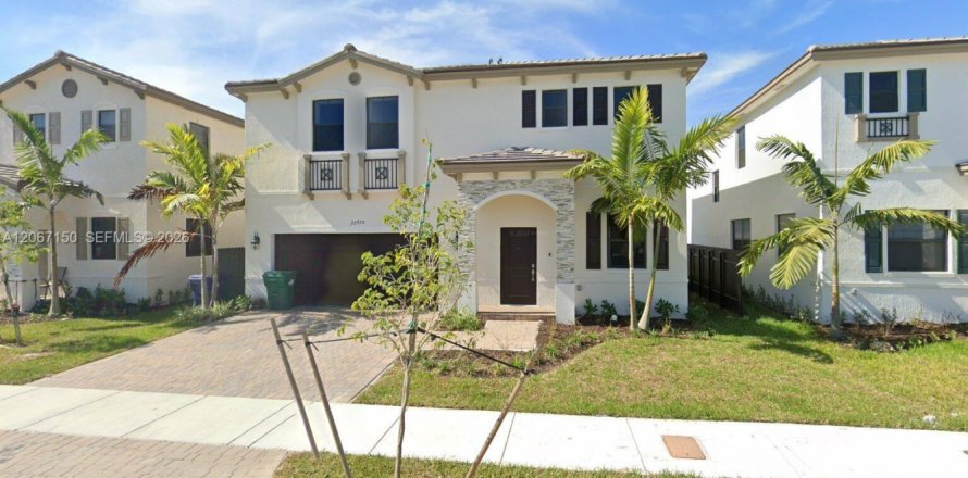 Villa ou maison à Goulds, Floride 4 chambres, 237.46 m2 № 2368030