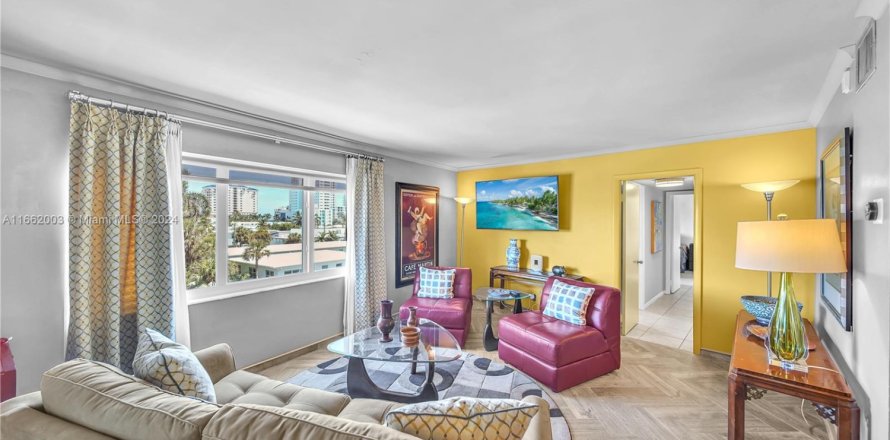 Condominio en Fort Lauderdale, Florida, 2 dormitorios  № 1861304
