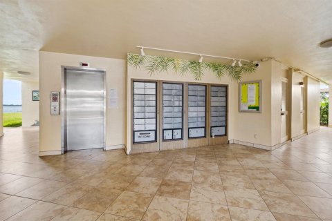 Condominio en venta en North Palm Beach, Florida, 2 dormitorios, 100.24 m2 № 2400873 - foto 25