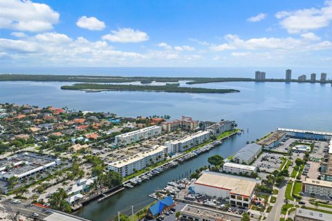 Condominio en venta en North Palm Beach, Florida, 2 dormitorios, 100.24 m2 № 2400873 - foto 4