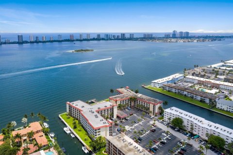 Condominio en venta en North Palm Beach, Florida, 2 dormitorios, 100.24 m2 № 2400873 - foto 19