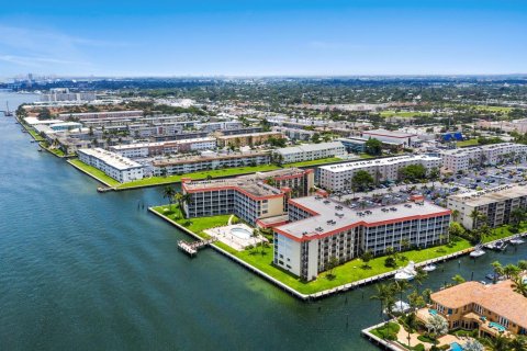 Condominio en venta en North Palm Beach, Florida, 2 dormitorios, 100.24 m2 № 2400873 - foto 16