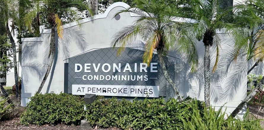 Condo in Pembroke Pines, Florida, 2 bedrooms  № 2044684