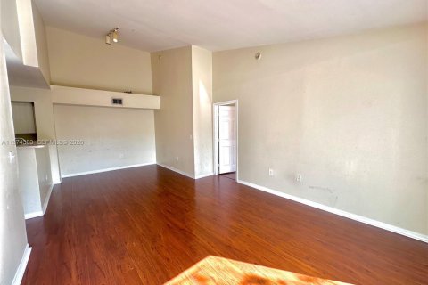 Condo in Pembroke Pines, Florida, 2 bedrooms  № 2044684 - photo 16