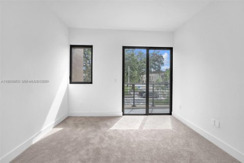 Снять в аренду таунхаус в Дания-Бич, Флорида 3 спальни, 146.97м2, № 1982767 - фото 25