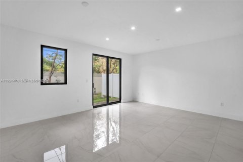 Снять в аренду таунхаус в Дания-Бич, Флорида 3 спальни, 146.97м2, № 1982767 - фото 17