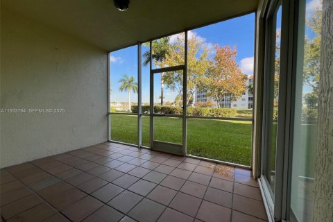 Copropriété à louer à Doral, Floride: 3 chambres, 158.86 m2 № 1992110 - photo 10